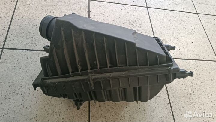 Корпус воздушного фильтра правый Land Rover Range