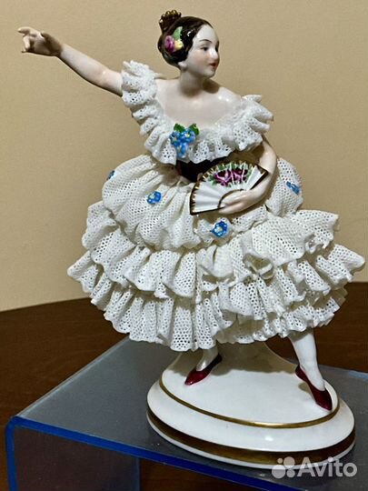 Балерина в светлом платье. Volkstedt