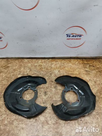 Пыльник тормозного диска задний Mazda 3 хетчбэк BM