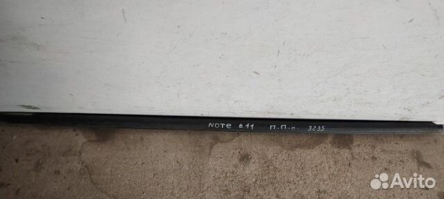 Молдинг стекла Nissan Note E11 2006-2013
