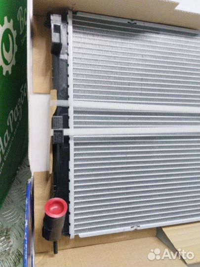 Радиатор охлаждения LADA Largus