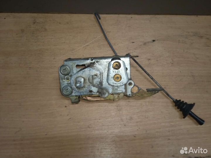 Замок двери передний правый на BMW E28 бмв е28