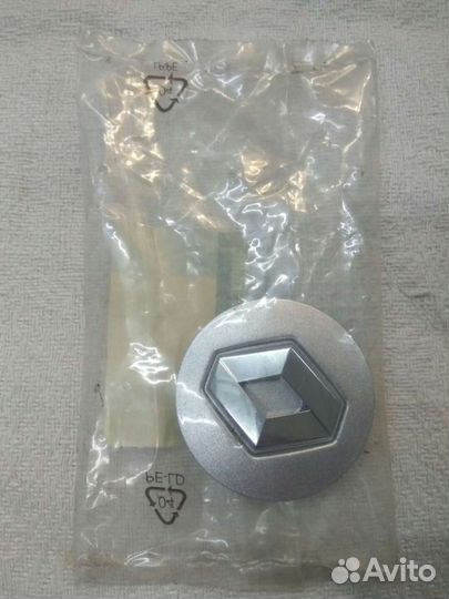 Декоративный колпак Рено,рамка номера Audi