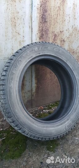 Dunlop SP Winter Ice 01 215/65 R16