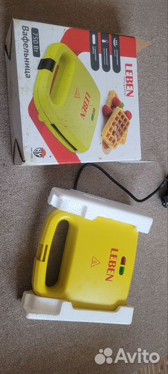 Электрическая вафельница новая