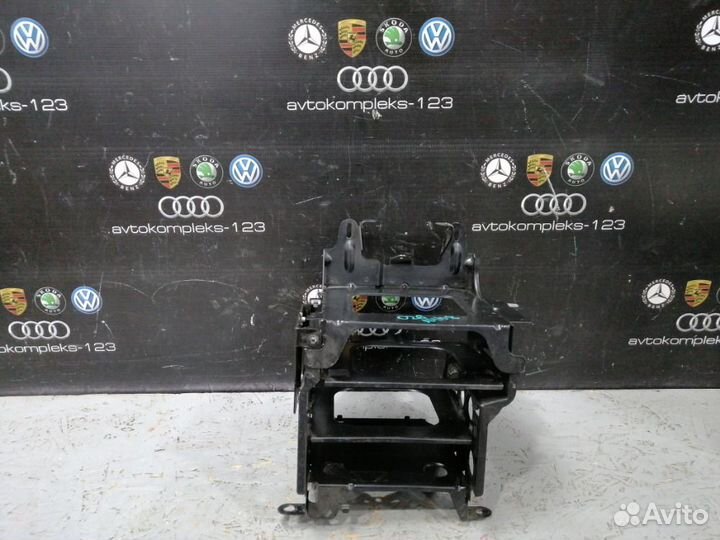 Кронштейн электронных блоков Audi A4 B8 cala 2008