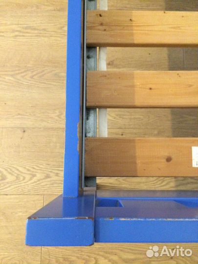 Детская кровать с бортиком