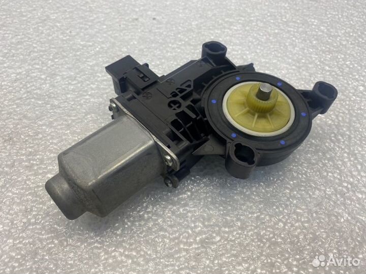 Мотор стеклоподъемника задний левый Volkswagen