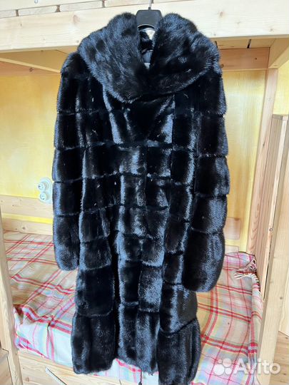 Шуба натуральная норковая, с капюшоном, р. 42