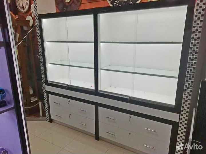 Витрины для продажи часов