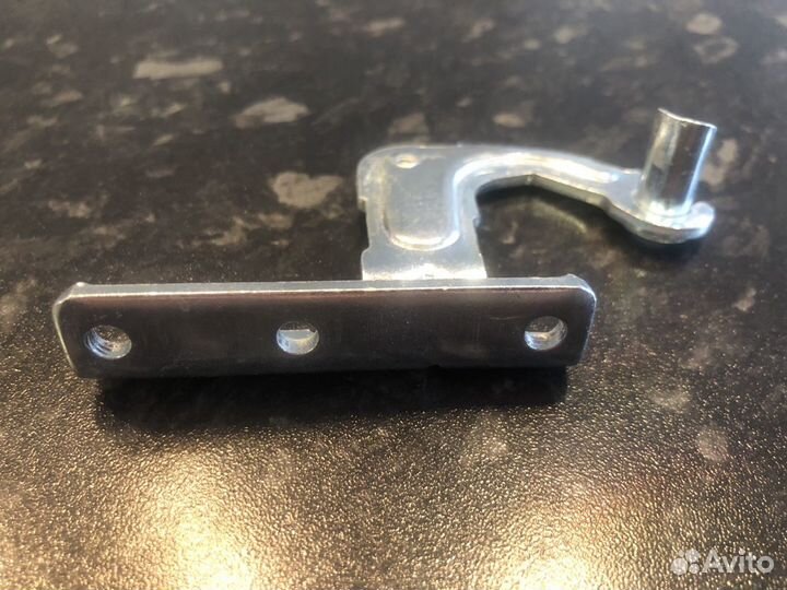 Петля верхняя правая для холодильника веко