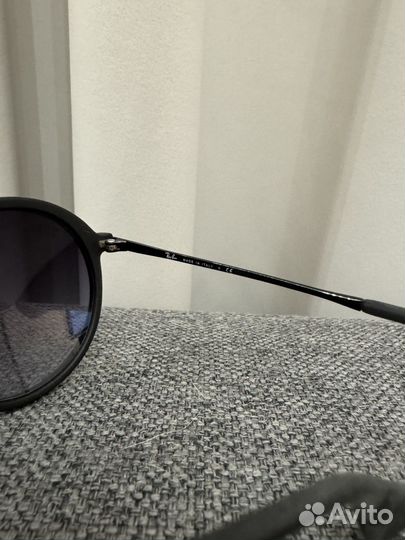 Солнцезащитные очки ray ban rb4222