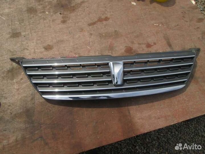 Решетка радиатора Toyota Premio ZZT240 1ZZ-FE 2004