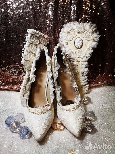 Аренда реквизита на фотосессию (свадебные туфли)