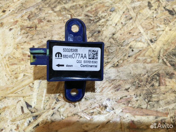 Датчик удара правый Jeep Compass 2 2018 68245077AA