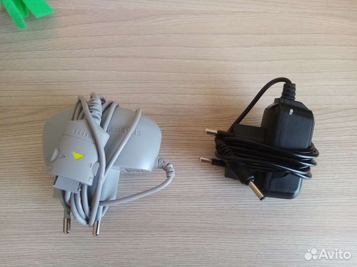 Продам зарядки на кнопочные телефоны