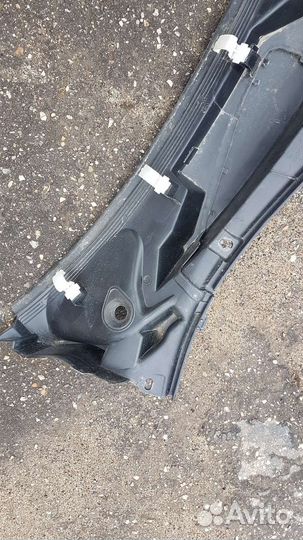 Планка под лобовое стекло (жабо) renault scenic 2