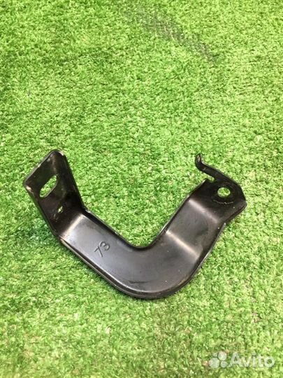 Кронштейн Toyota Corolla ZRE210 1ZR 2020