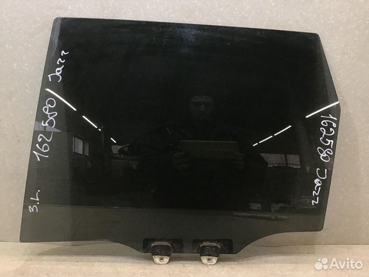 Стекло двери задней левой Honda Jazz 2002-2008