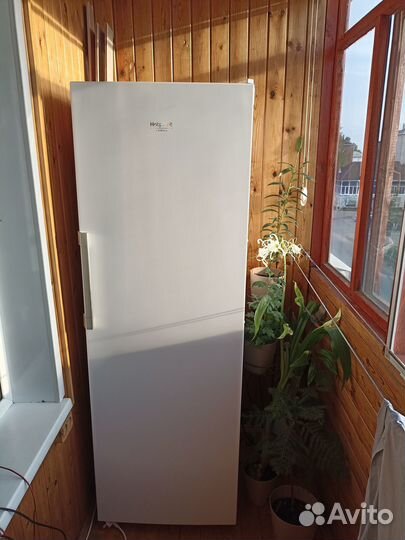 Морозильный шкаф