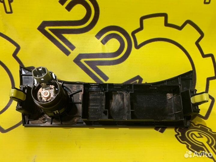 Прикуриватель Toyota Harrier GSU30 2grfe 2006.10