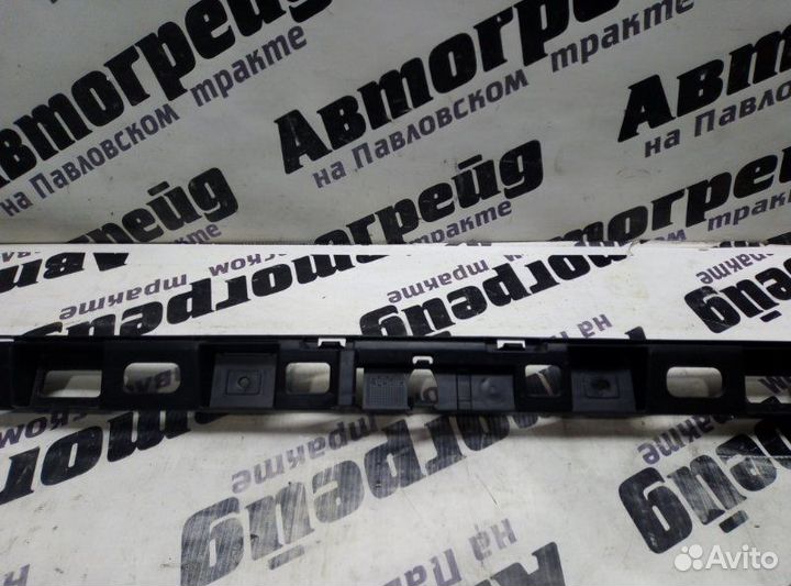 Кронштейн бампера задний Volkswagen Passat 3C2 BZB