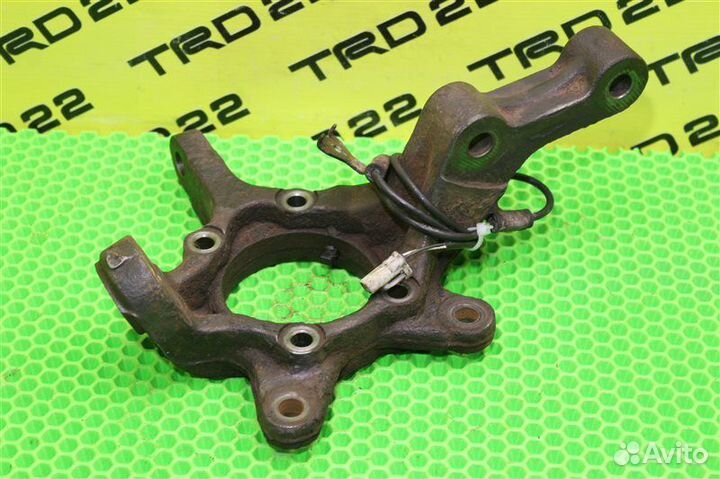 Кулак поворотный передний правый Suzuki Grand