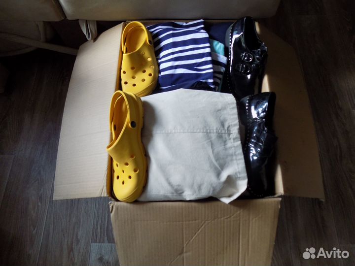 Женские вещи пакетом.На доставке