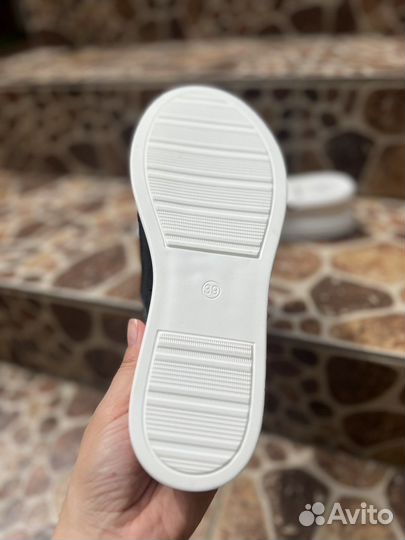 Женская обувь