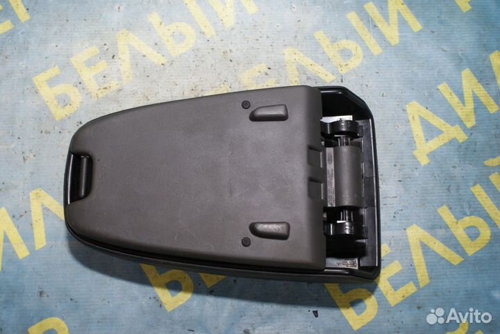 Подлокотник Ford Focus 2