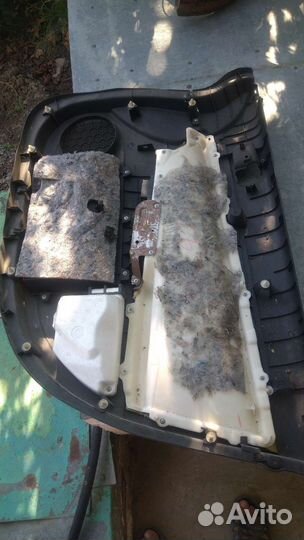 Обшивка двери mitsubishi lancer 10