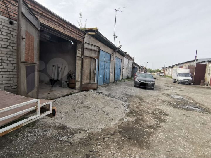 Гараж, > 30 м²