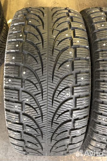 Pirelli Winter Carving Edge 245/45 R19 и 275/40 R19 105T