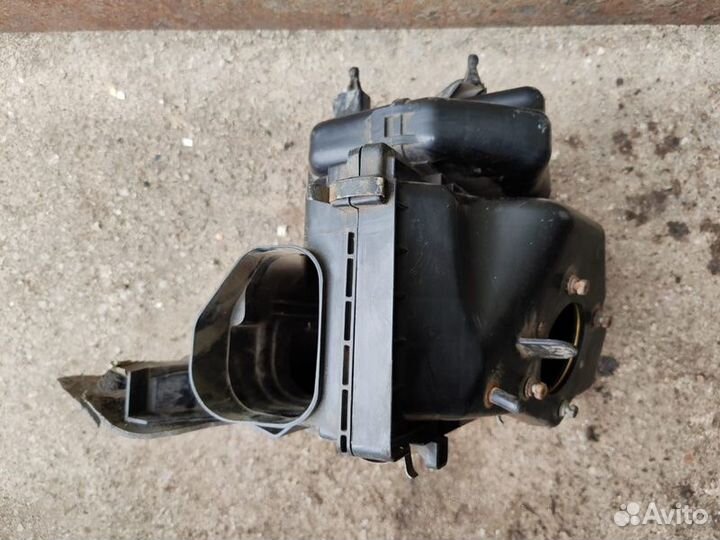 Корпус воздушного фильтра Infiniti Fx35 S50 VQ35DE