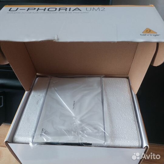 Beringer u-phoria um2 внешняя звуковая карта