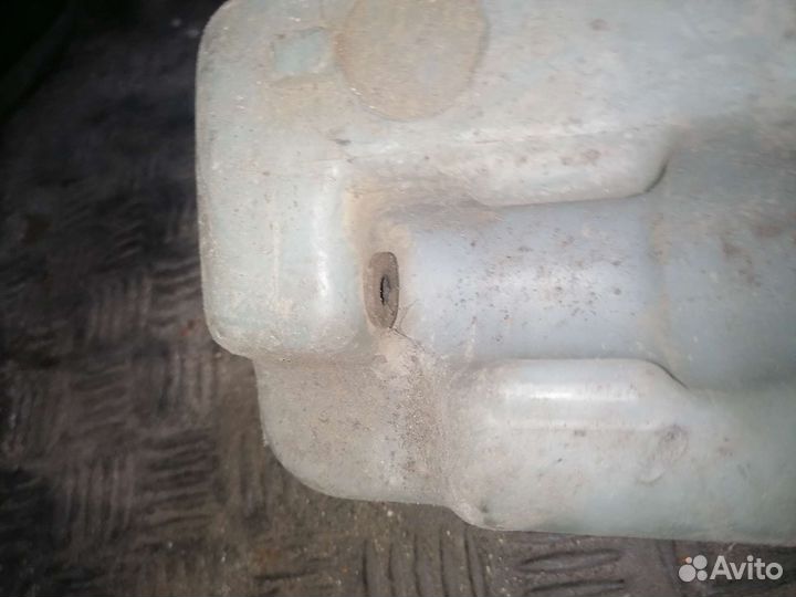 Бачок стеклоомывателя volkswagen passat b4