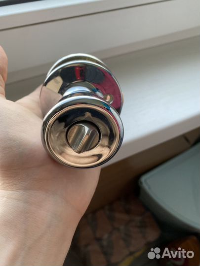 Замок дверной