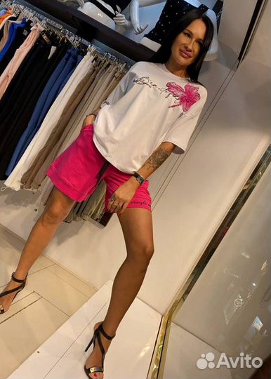 Костюмы новые люксовые