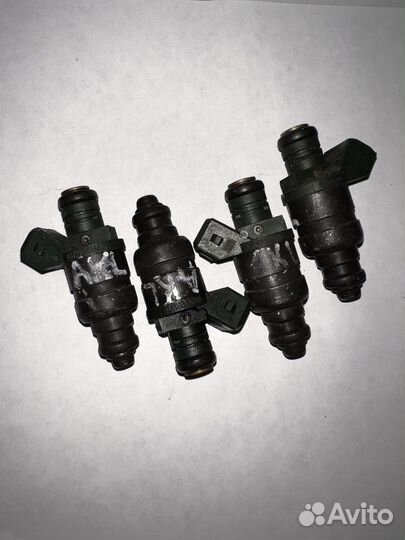 Форсунки Volkswagen audi 037906031AA