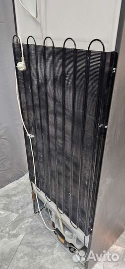 Холодильник ariston