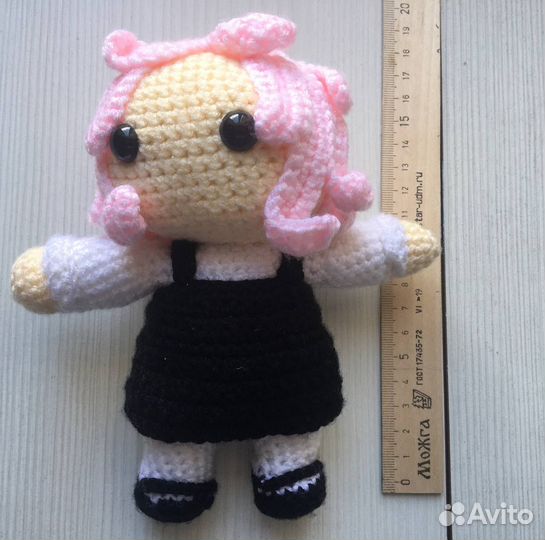 Вязаная кукла ручной работы