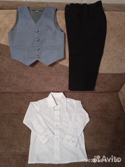 Костюм на мальчика, тройка 42р