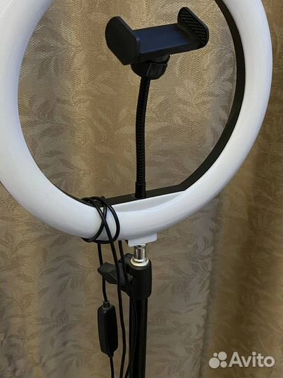 Кольцевая лампа