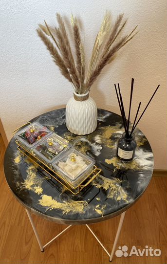 Стол из эпоскидной смолы