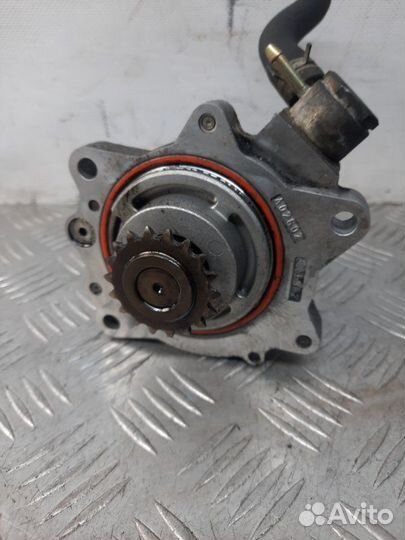 Насос вакуумный Nissan X-Trail внедорожник 5 дв