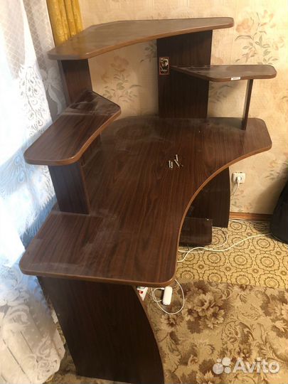 Компьютерный стол