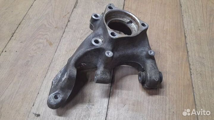 Кулак задний левый Volkswagen Tiguan 2 2.0 CZP