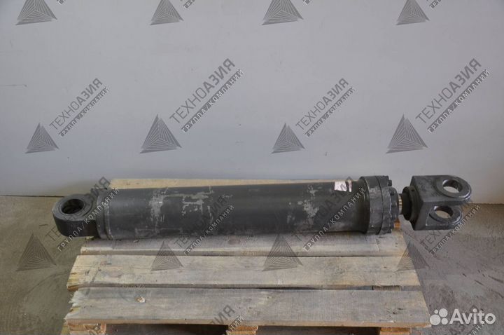 Гидроцилиндр подъема стрелы правый xcmg LW500FN