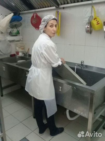 Ночная мойщица посуды