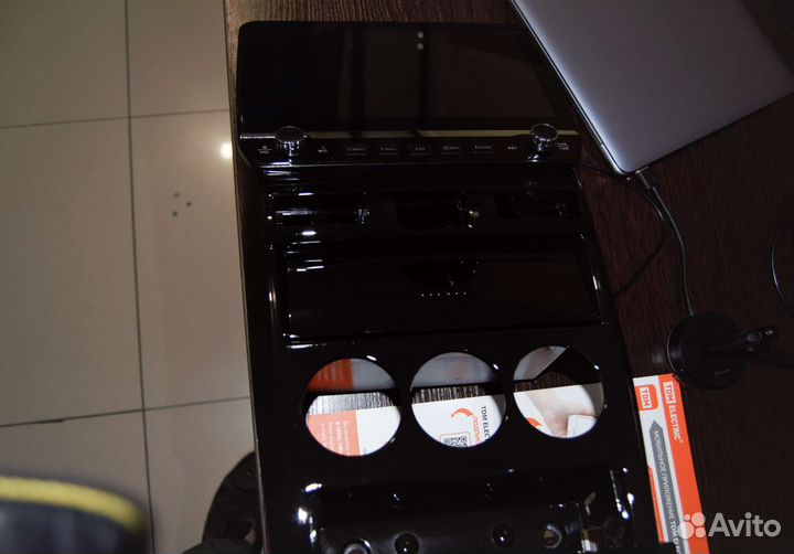 Магнитола андроид с крутилками на LADA Priora